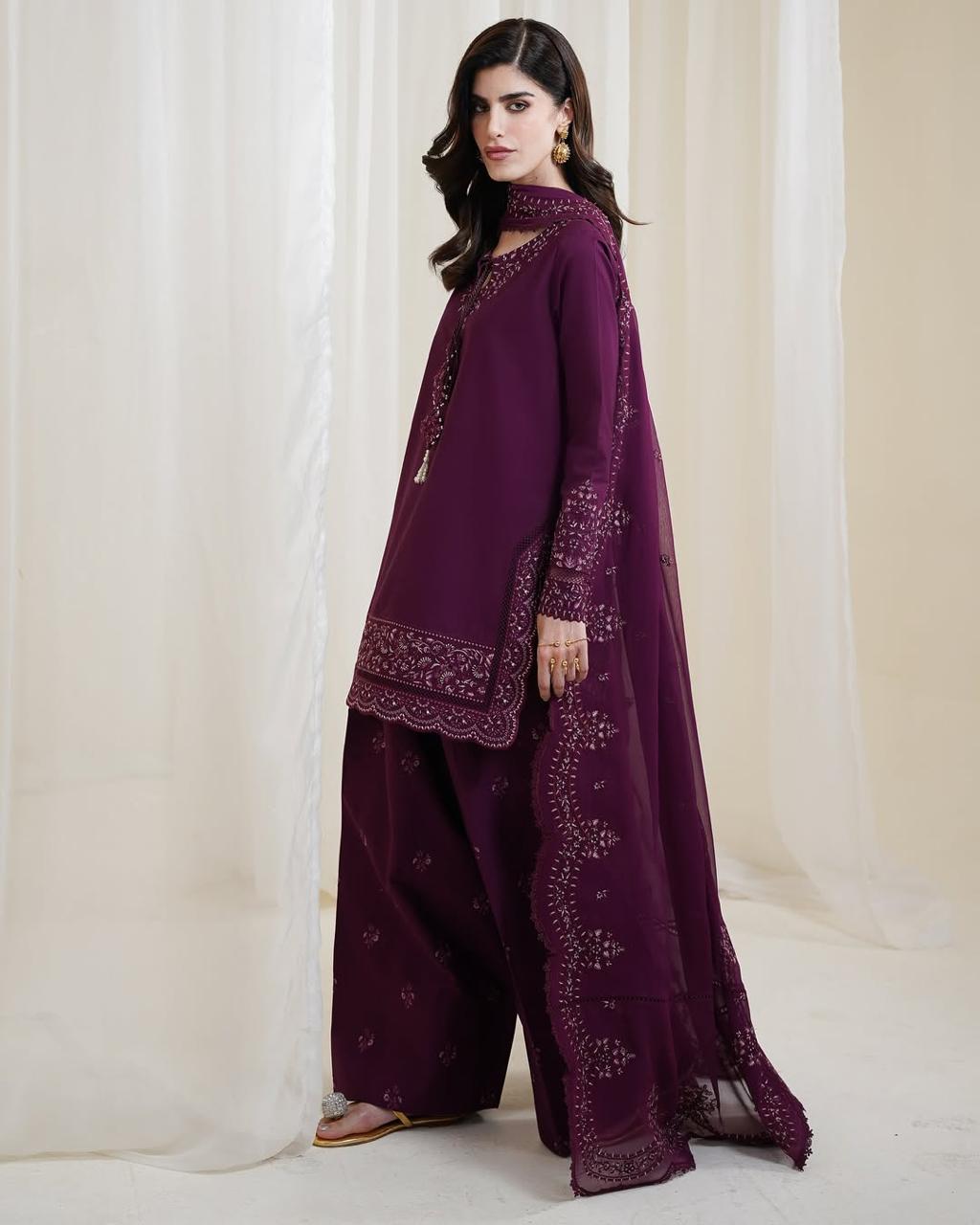 Gulraiz embroidered sleeves with detailed work