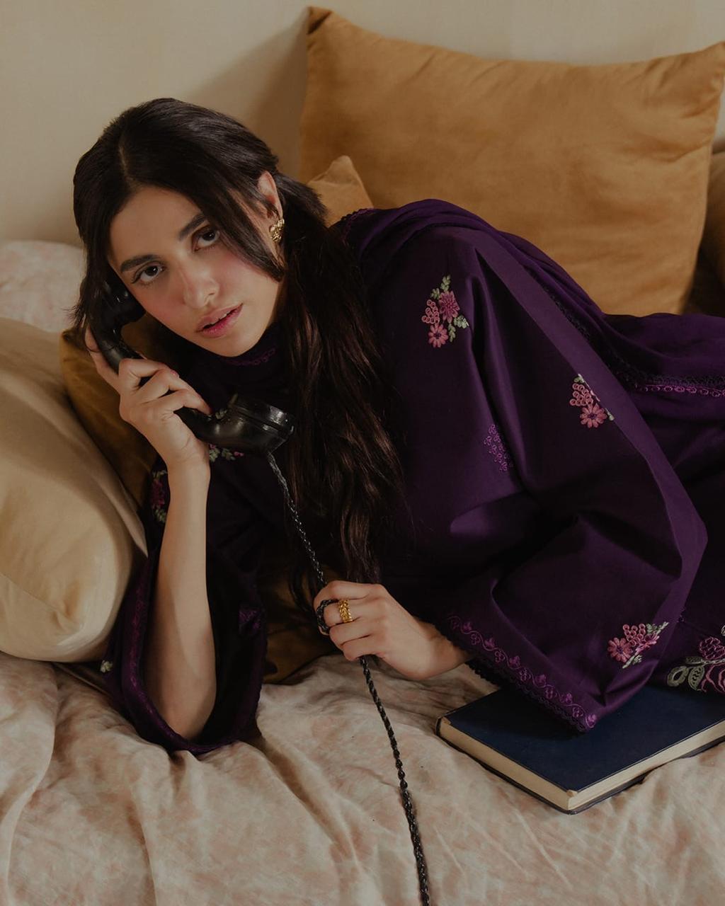 Naqsh traditional embroidered shirt detailing