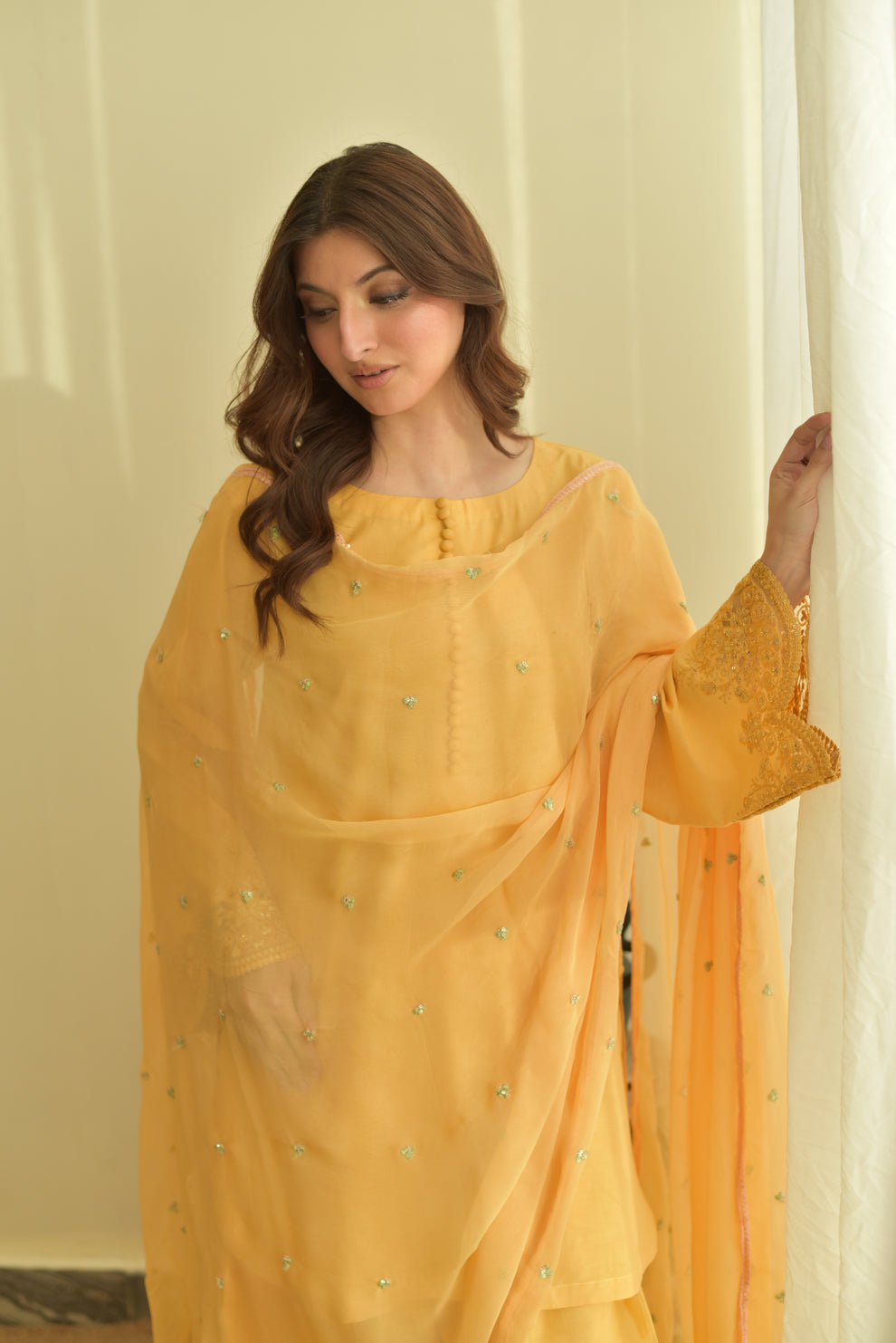 Article Name: Honey Aura