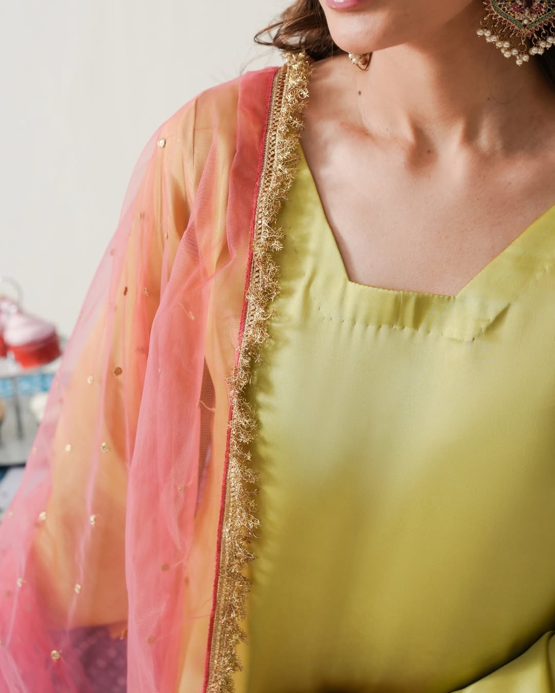Wirsa elegant short silk shirt outfit