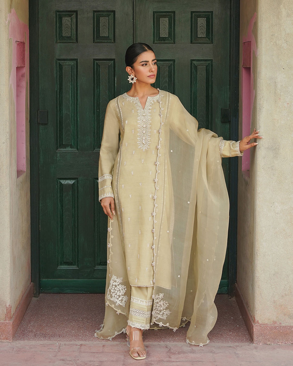 Zanara embroidered lawn 3 piece outfit