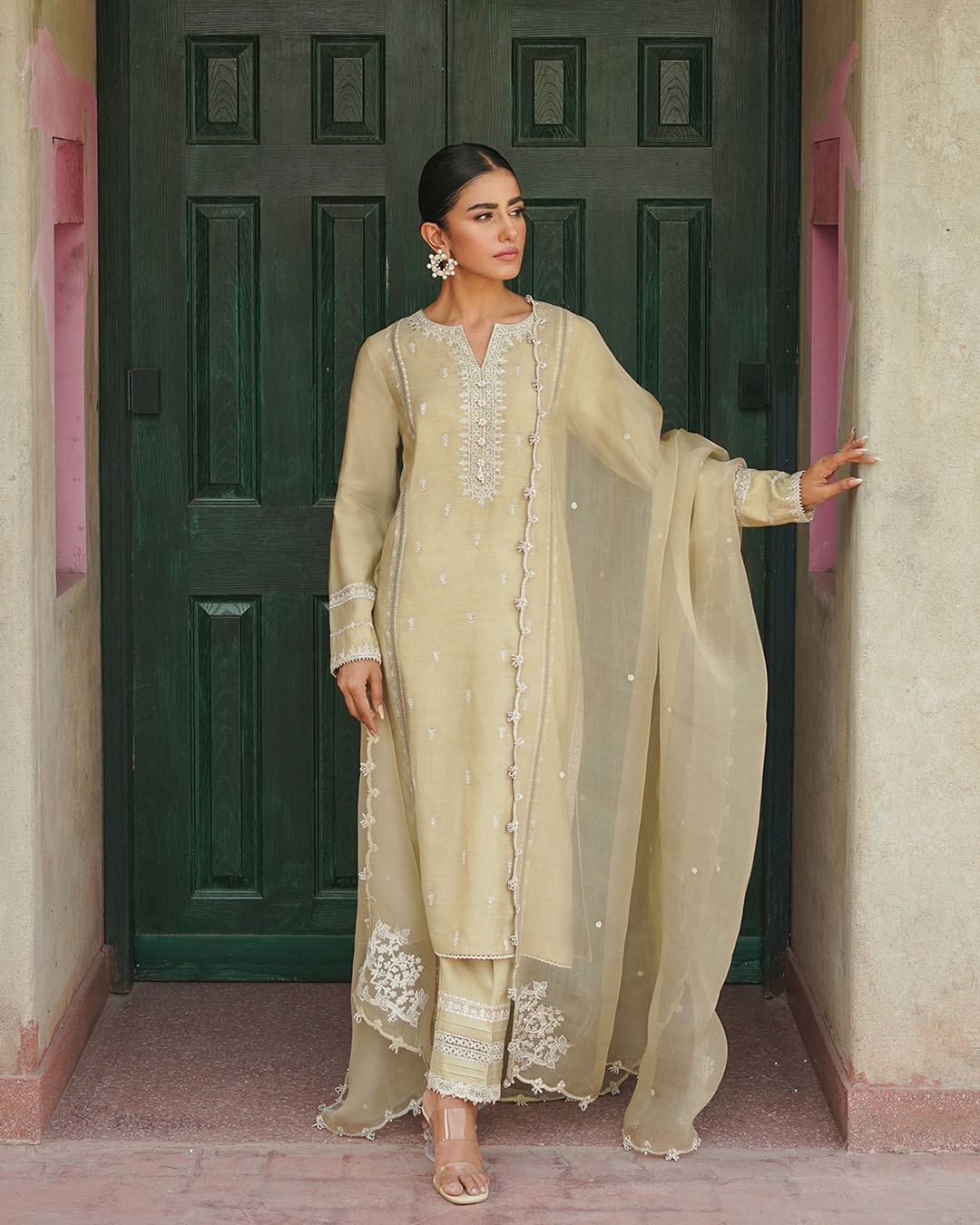 Zanara embroidered lawn 3 piece outfit