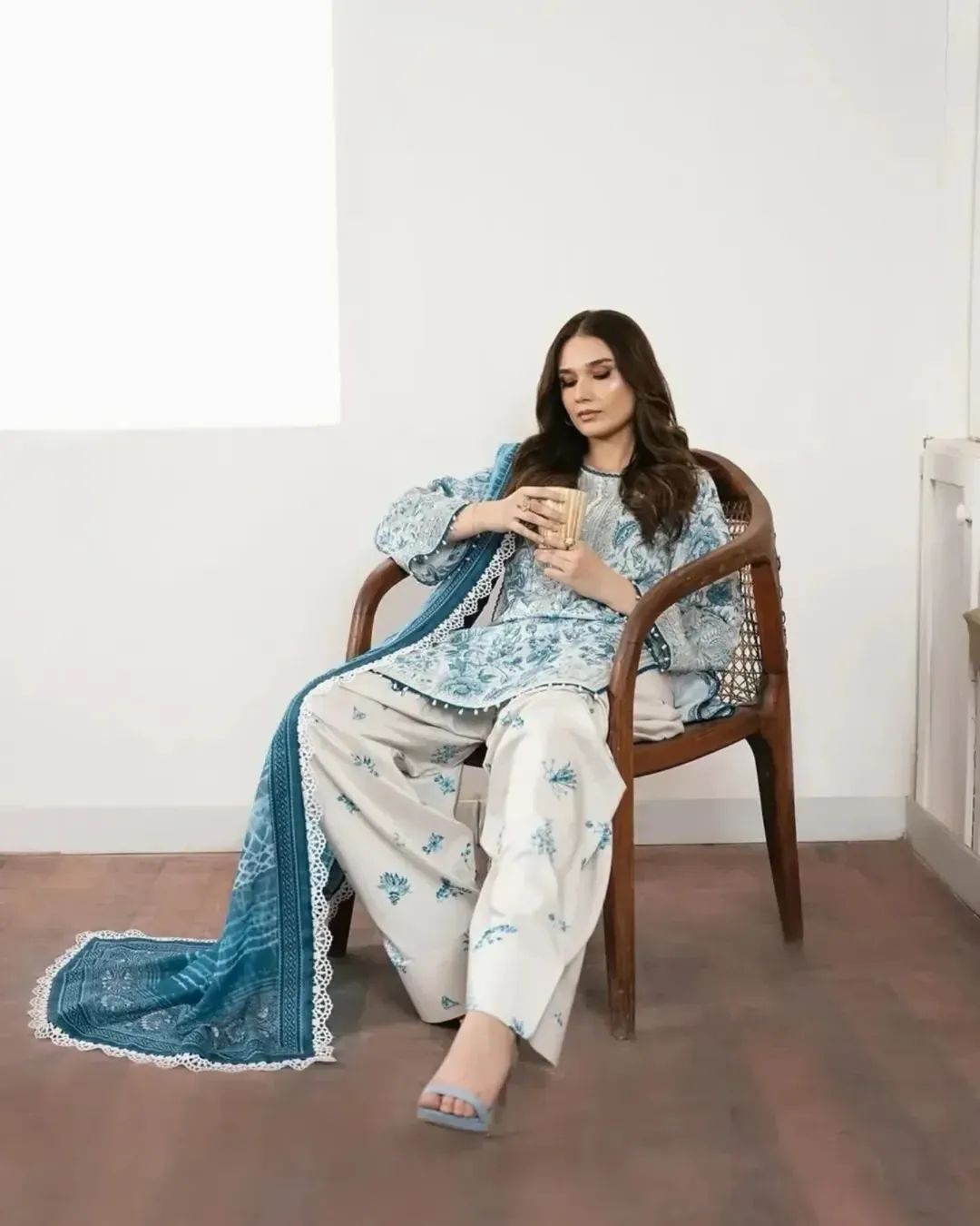 Zareen Printed lightweight embroidered lawn outfit