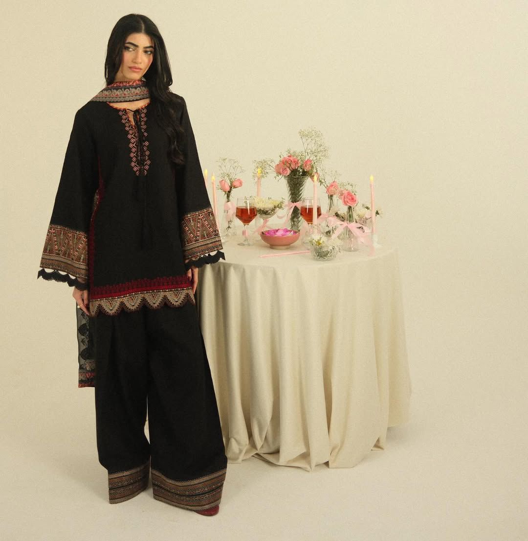 Zaryab black lawn 3 piece embroidered suit