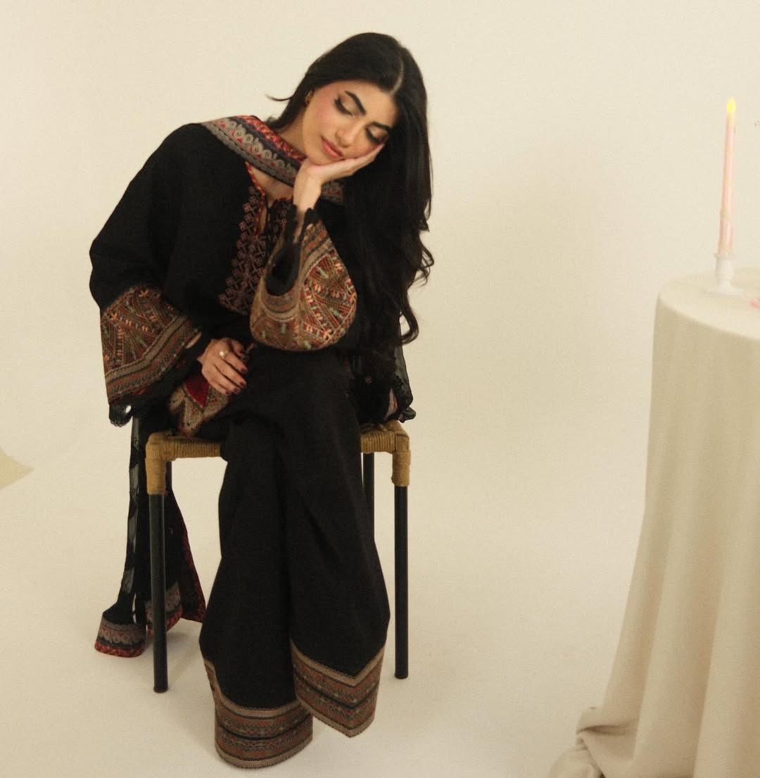 Zaryab rust and maroon embroidered neckline